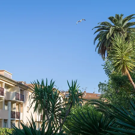 柠檬树皮埃尔假日酒店 3* 芒通