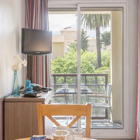 Aparthotel Pierre & Les Citronniers 3*