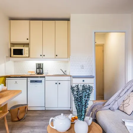 Pierre & Les Citronniers Aparthotel 3*
