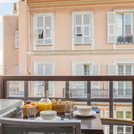 מלון דירות Pierre & Les Citronniers