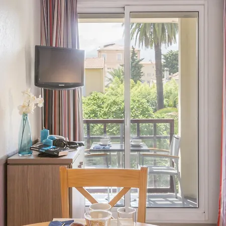 מלון דירות Pierre & Les Citronniers